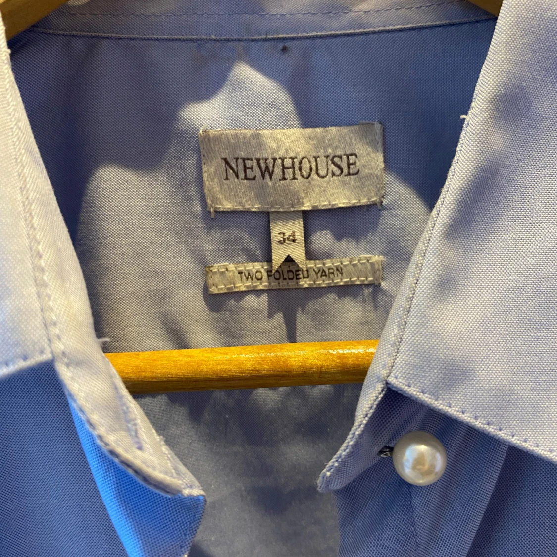 Blå skjorta med pärlor från Newhouse🩵 - 2