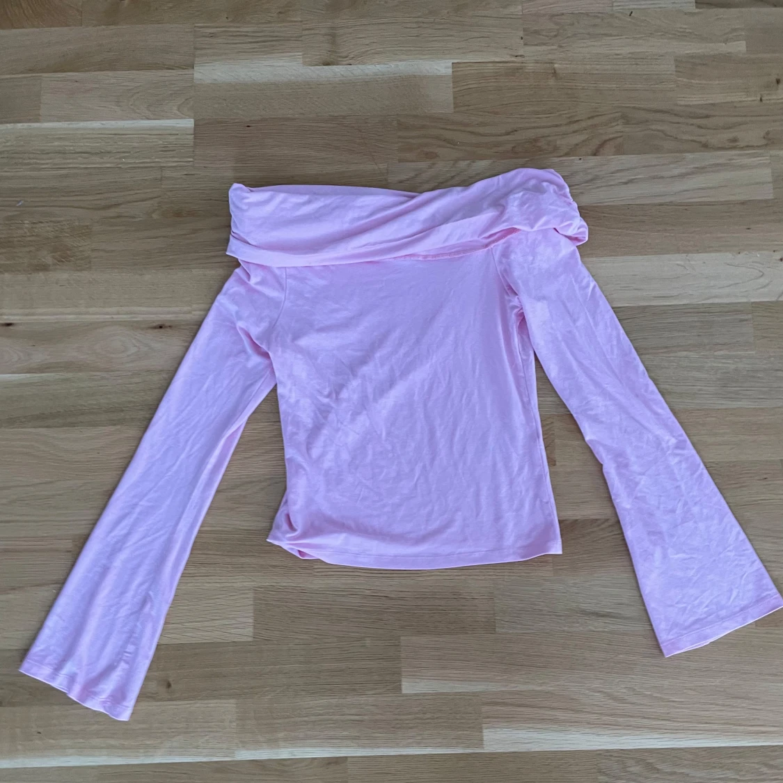Rosa offshoulder topp från ASOS DESIGN - 1