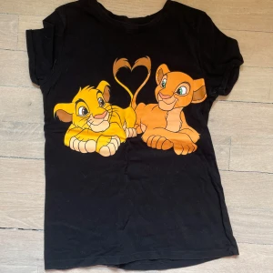 Lejonkungen T-shirt - Gullig Disney T-shirt med lejonkungen tryck!💕saknar lapp
