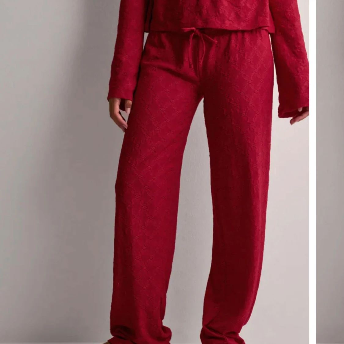 Röda broderade byxor från Nelly - 1