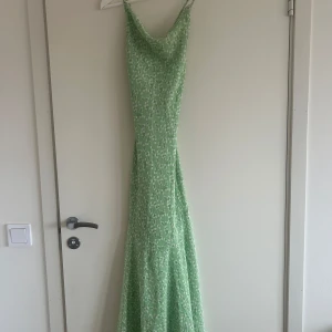 Adoore klänning  - Superfin klänning från adoore i stl 34 ❤️