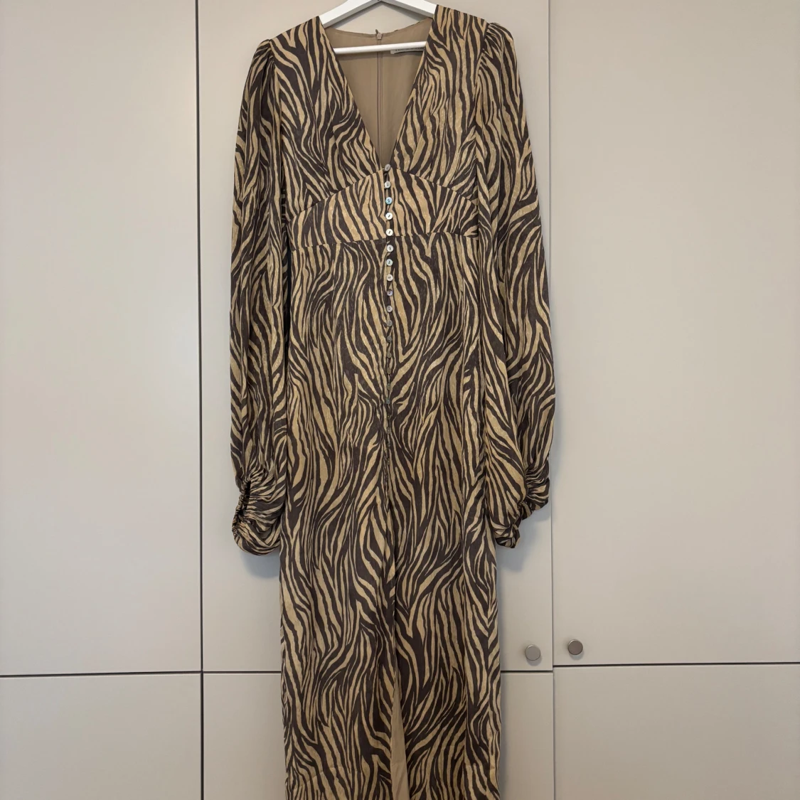 Zebramönstrad långklänning från ADOORE - 2