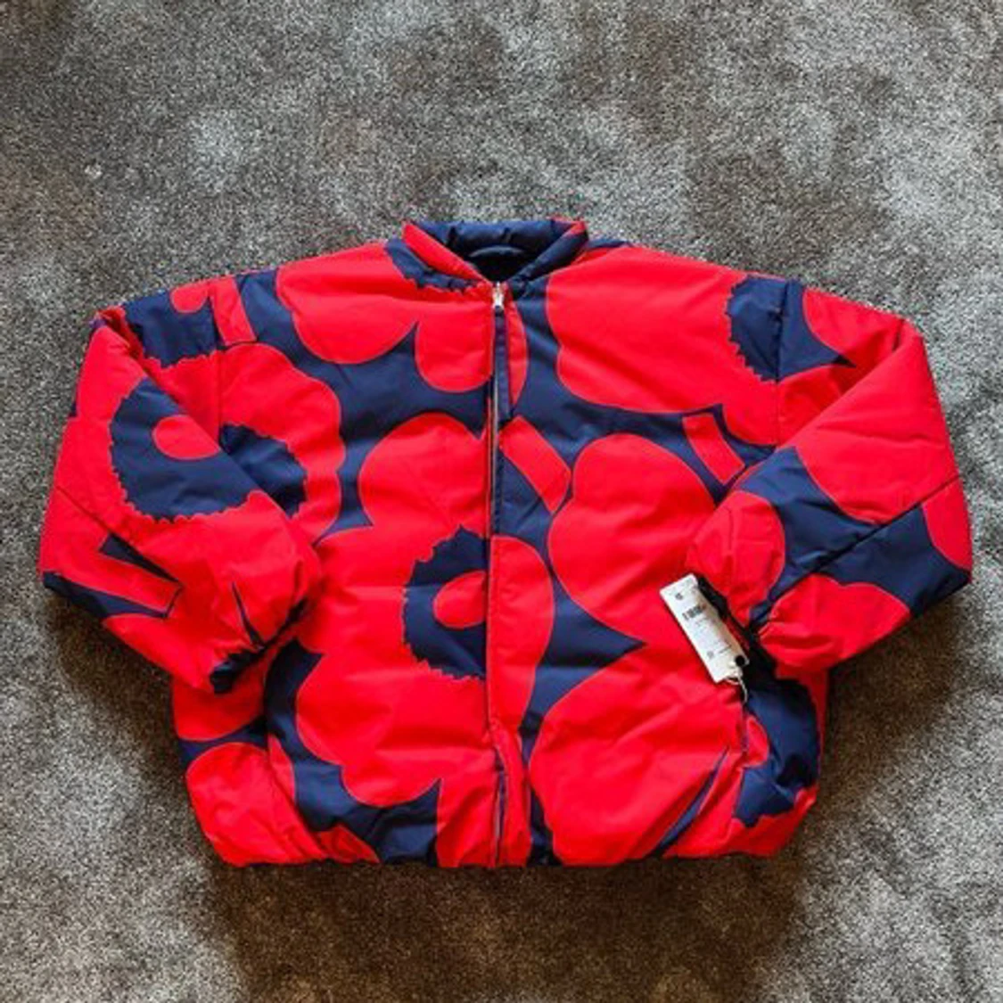 Röd och blå blommig jacka från Marimekko  - 3