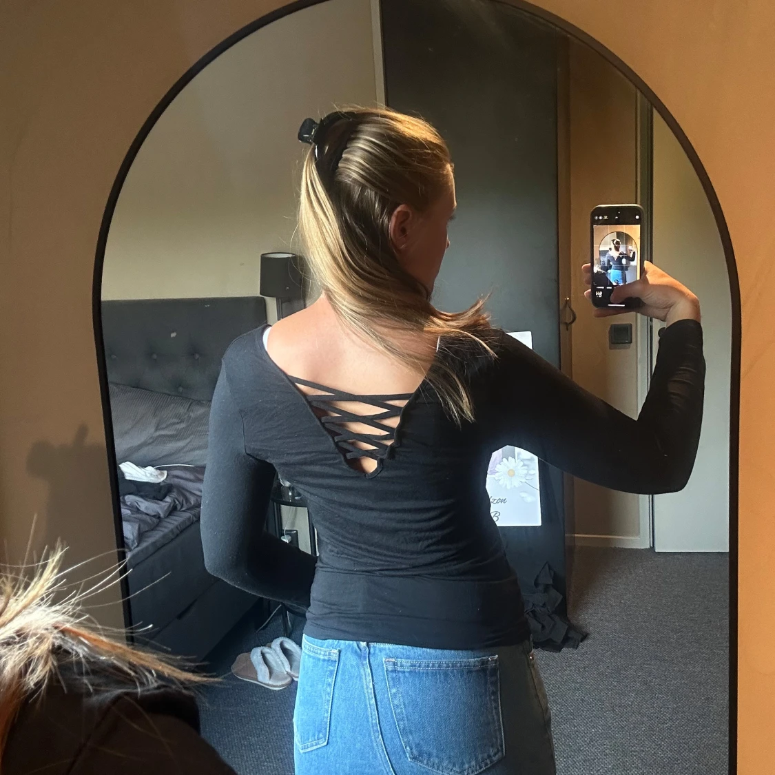 Svart långärmad topp med snörning - 1