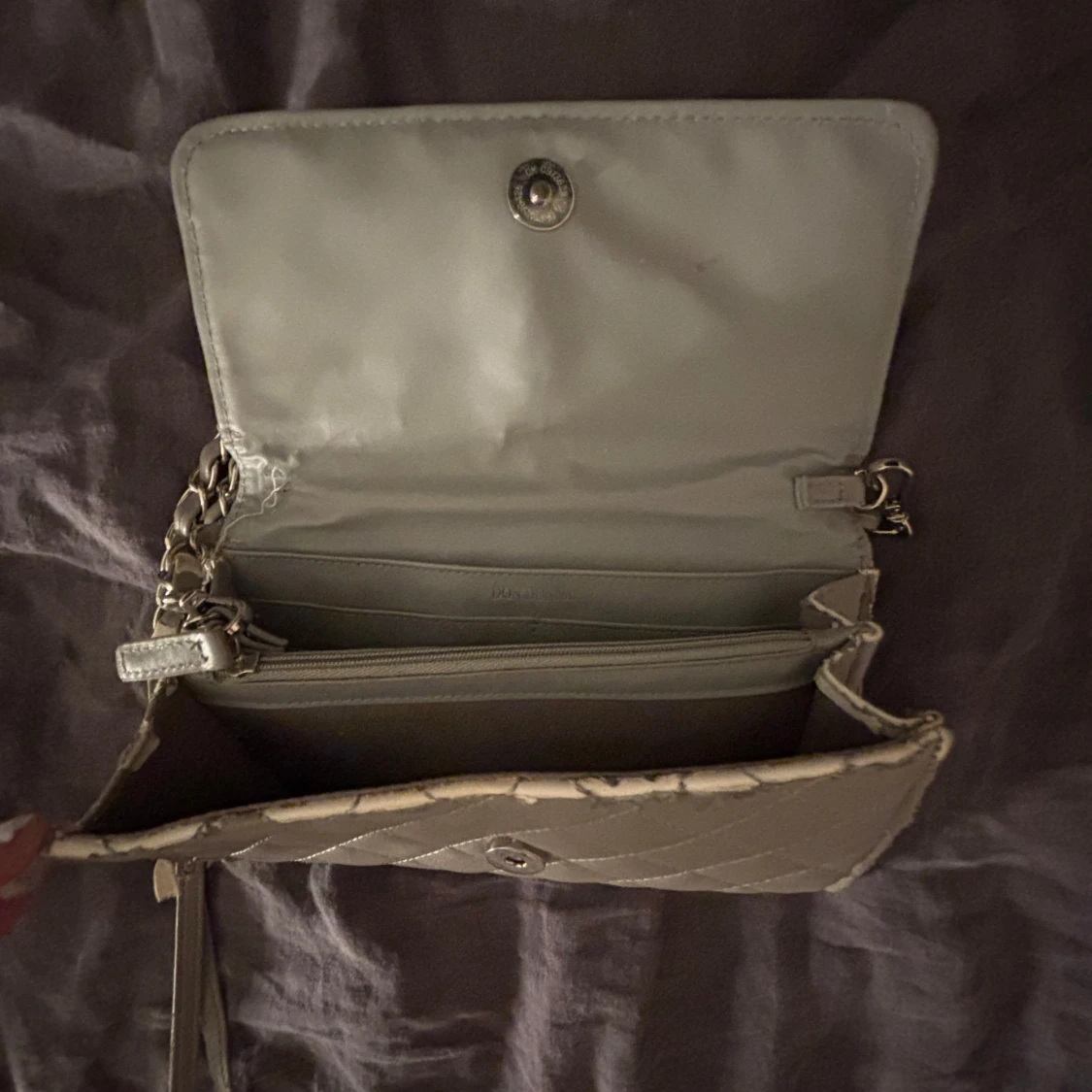 Grå quiltad axelväska DKNY - 1