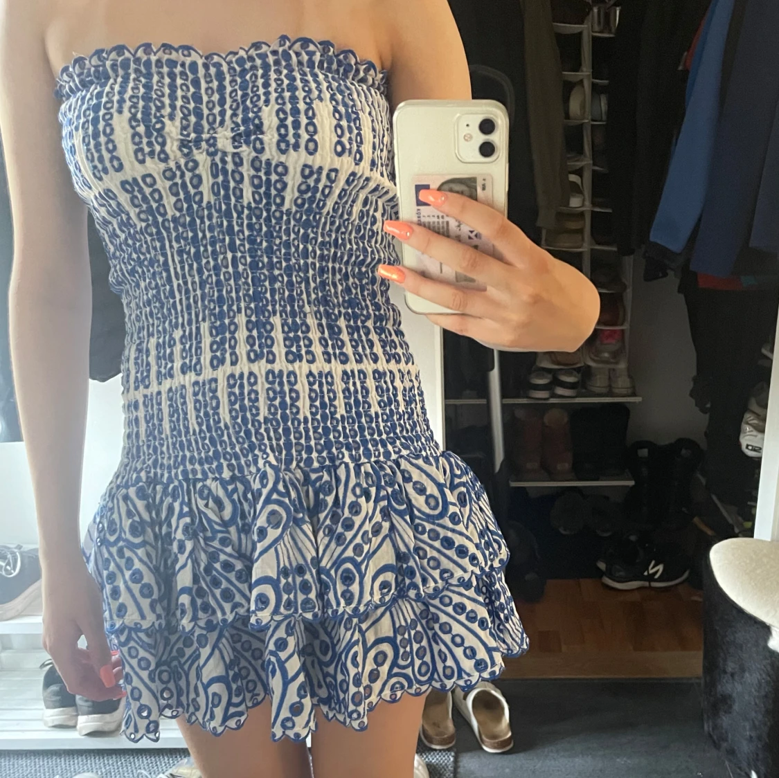 Offshoulder klänning  - 1