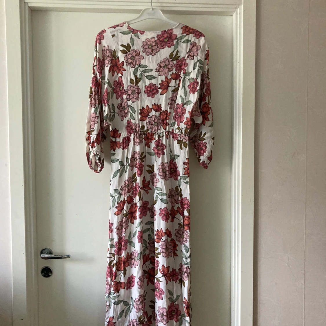 🍒Blommig v-ringad klänning🍒 - 1