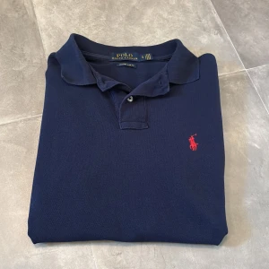 Ralph Lauren pike GE PRISFÖRSLAG  - Skick: 10/10 | Storlek: XS | Passar perfekt för dig som är 165-170 | Nypris: 1500 | Mitt pris: Ge prisförslag | Köparen står för frakt | Vill endast ha seriösa köpare | Hör av er vid frågor. 