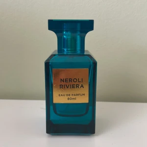 Neroli Riviera 80 ml - En Kraftfull Citrus doft söt när den lägger sig helt perfekt för sommaren 😍Håller Upp till 10 timmar Pris kan diskuteras!
