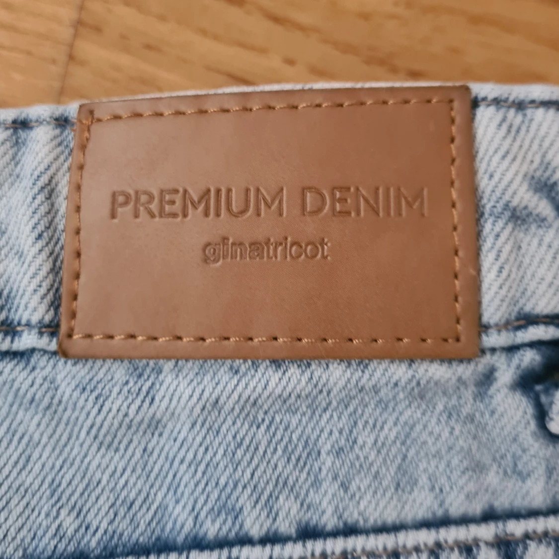 Wide ljusblå jeans från Gina Tricot - 3