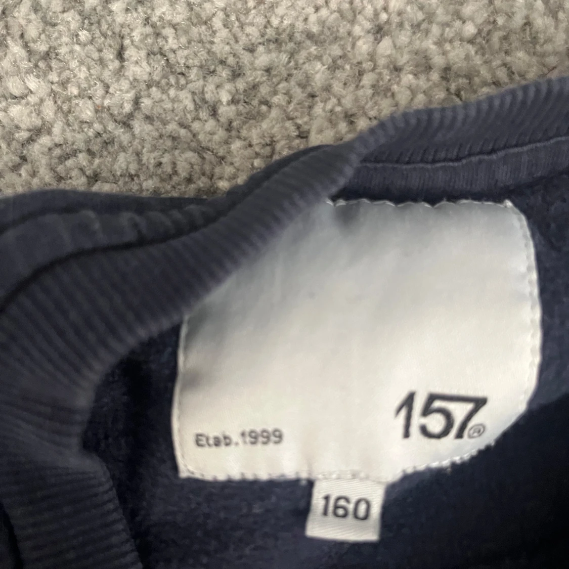 Mörkblå sweatshirt från 157 - 2