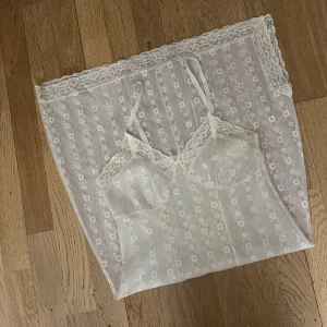Nattlinne - Vackert spets nattlinne⭐️