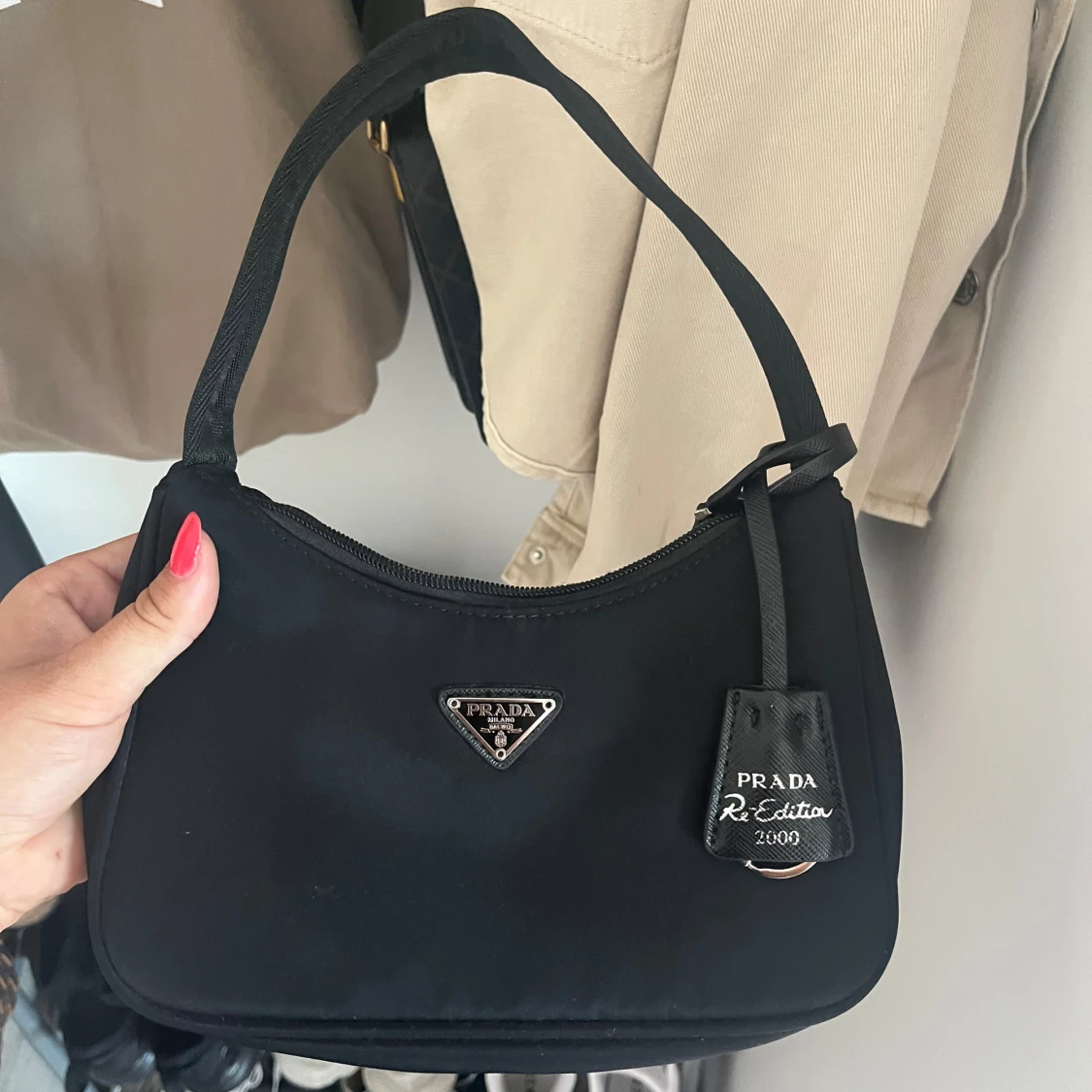 Svart Prada Re-Edition 2000 axelväska - 2