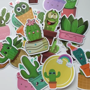 25st Kaktusar klistermärken/stickers  - Färgglada och lekfulla klistermärken med söta, tecknade kaktusar och växter med glada ansikten. Perfekt för att dekorera anteckningsböcker, laptops eller mobilskal och sprida good vibes! Passar dig som älskar växter och vill ha något unikt och roligt.