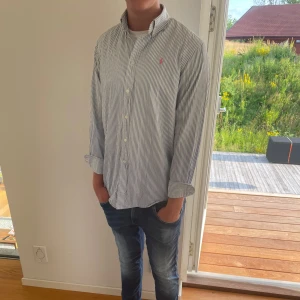 Polo Ralph lauren skjorta  - Säljer nu denna Polo Ralph lauren skjorta, skriv för fler bilder/frågor🙌🏼