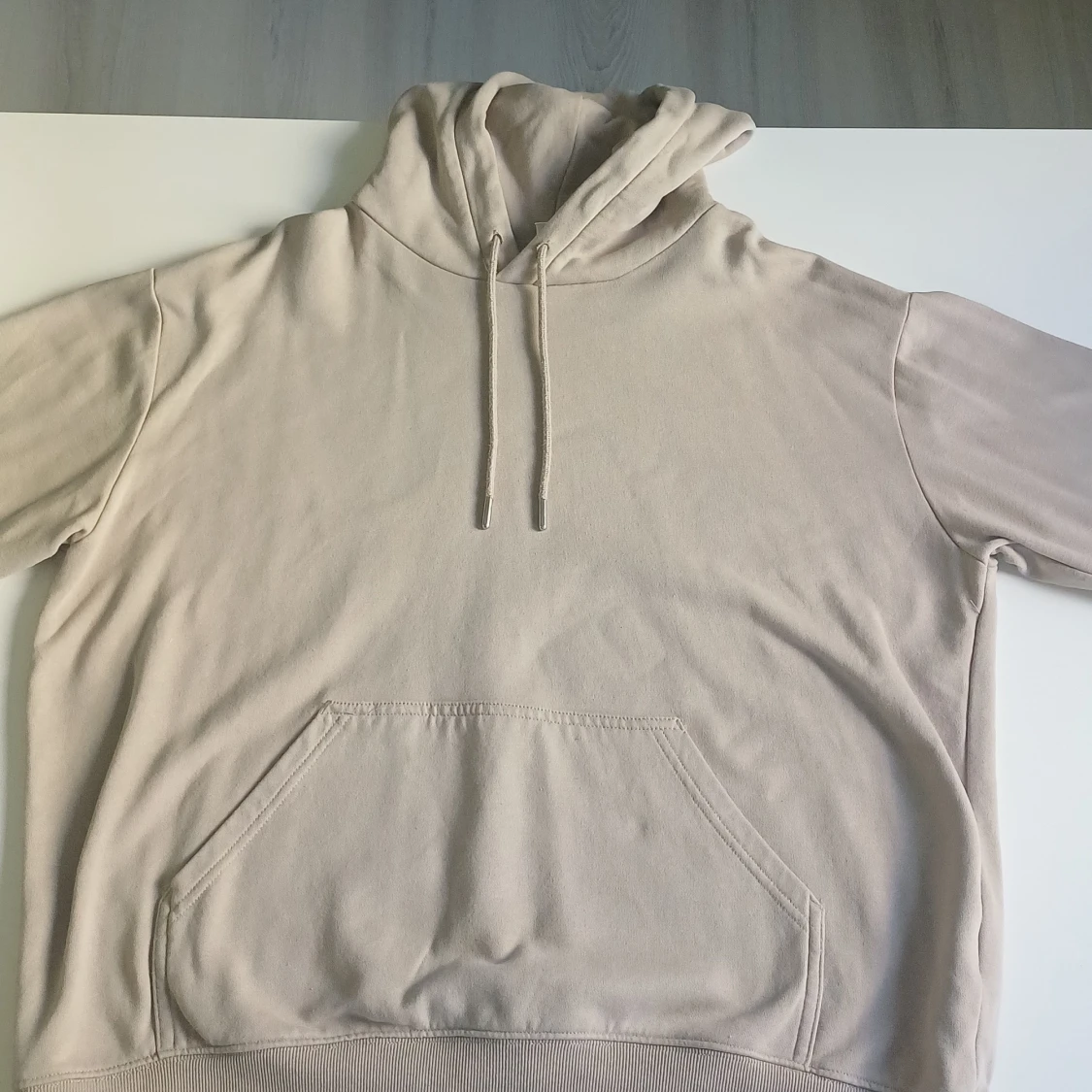 Beige hoodie från H&M i storlek L