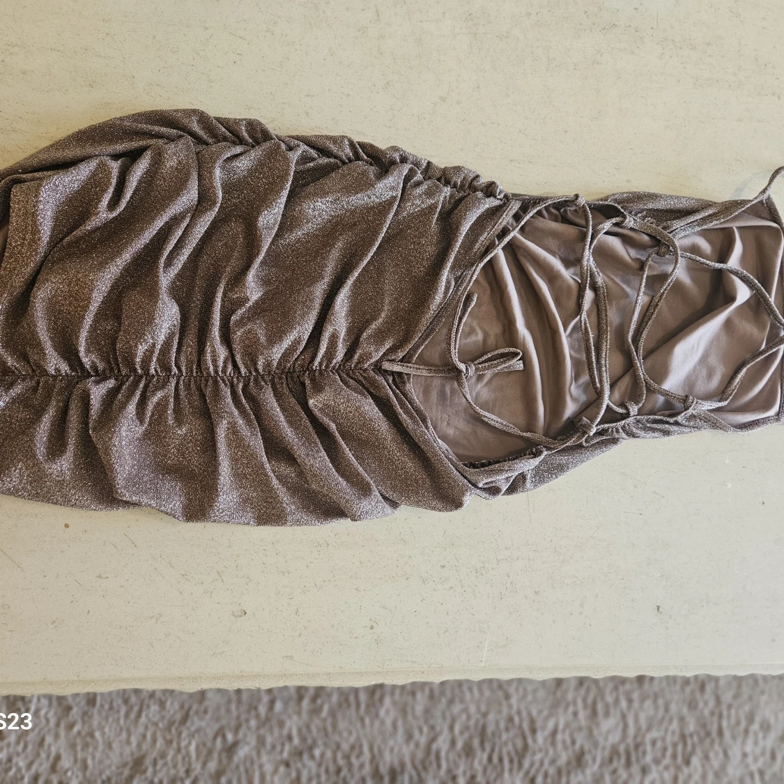 Glittrig brun kortklänning från SHEIN - 1