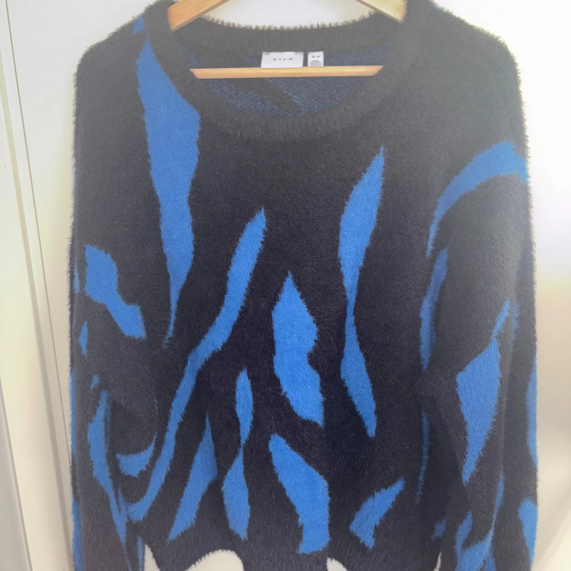 Trendiga mönstrade tröja