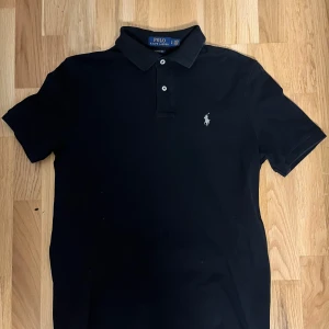 Ralph Lauren Piké - Säljer flera Ralph Lauren pikéer (kolla andra inlägg), vid köp av flera kan man få rabatt.