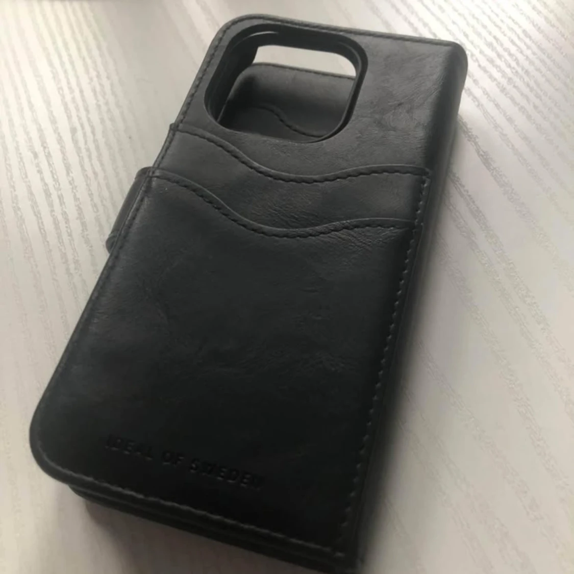 Svart plånboksväska från Ideal of Sweden - 1