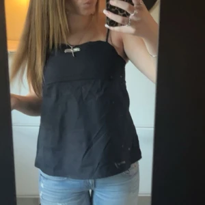 Basic topp - Basic söt topp från hm som jag använt 1 gång!!