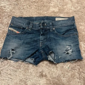Diesel shorts  - As snygga lågmidjade diesel shorts som dock är stora för mig och därmed anledningen till varför jag säljer💕