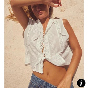Zara blus - Fin blus som inte blivit använd💕 perfekt till sommaren.