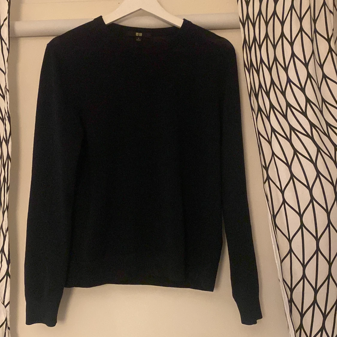 Mörkblå merinoull tröja från Uniqlo