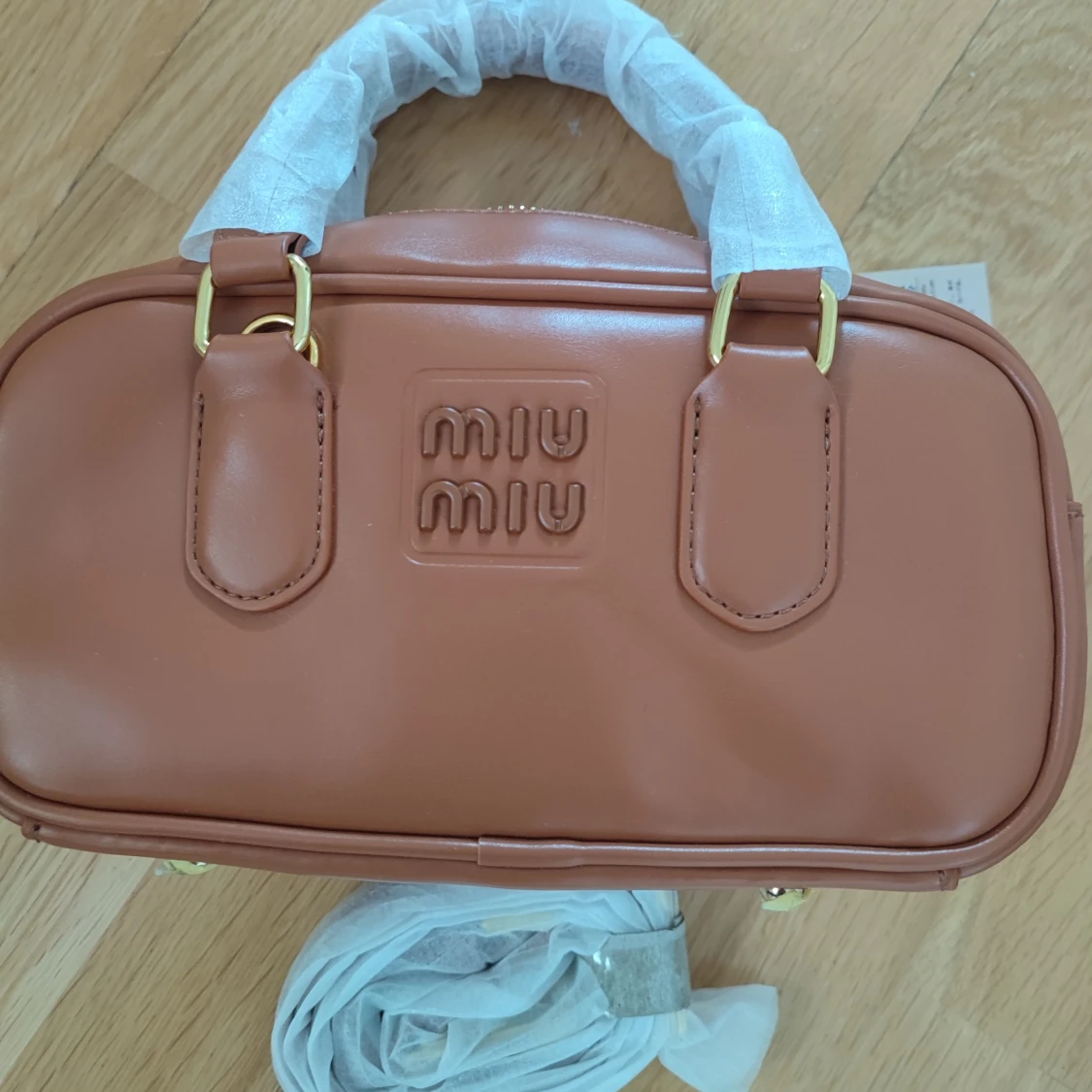 Brun handväska från Miu Miu - 3