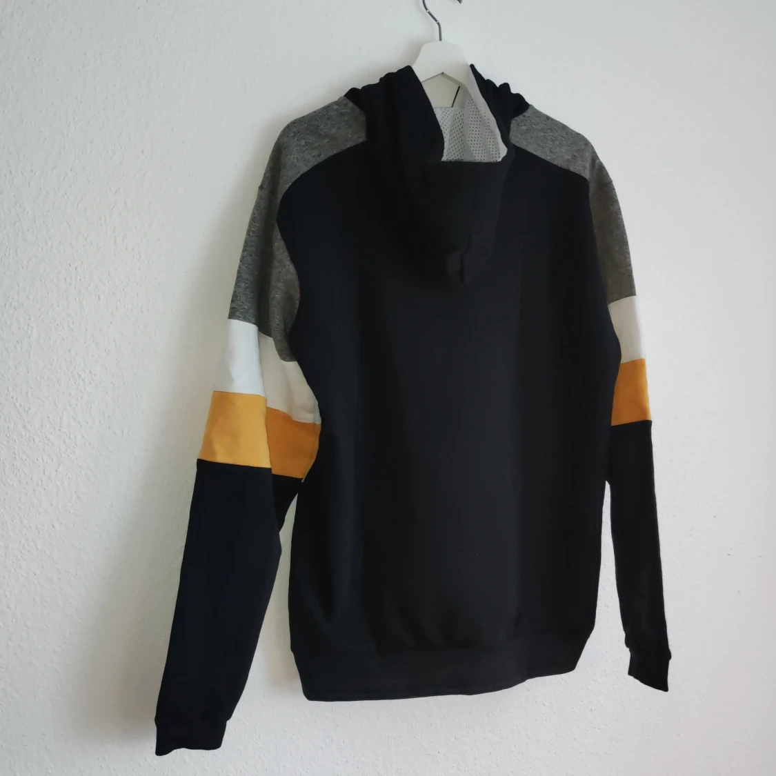 Svart hoodie från Pole Position - 1
