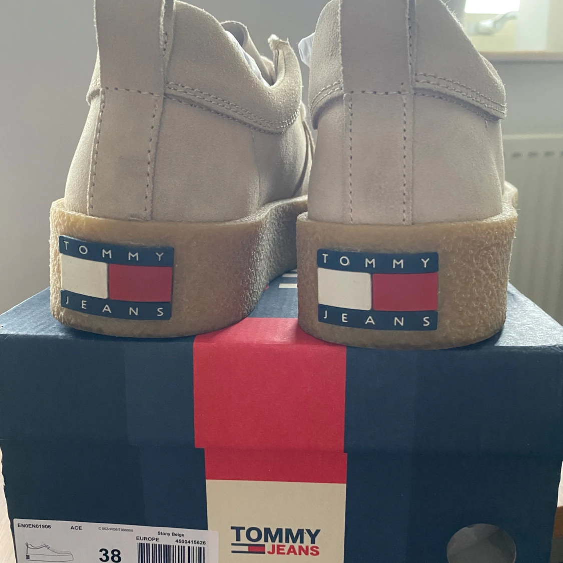 Beige mockaskor från Tommy Jeans