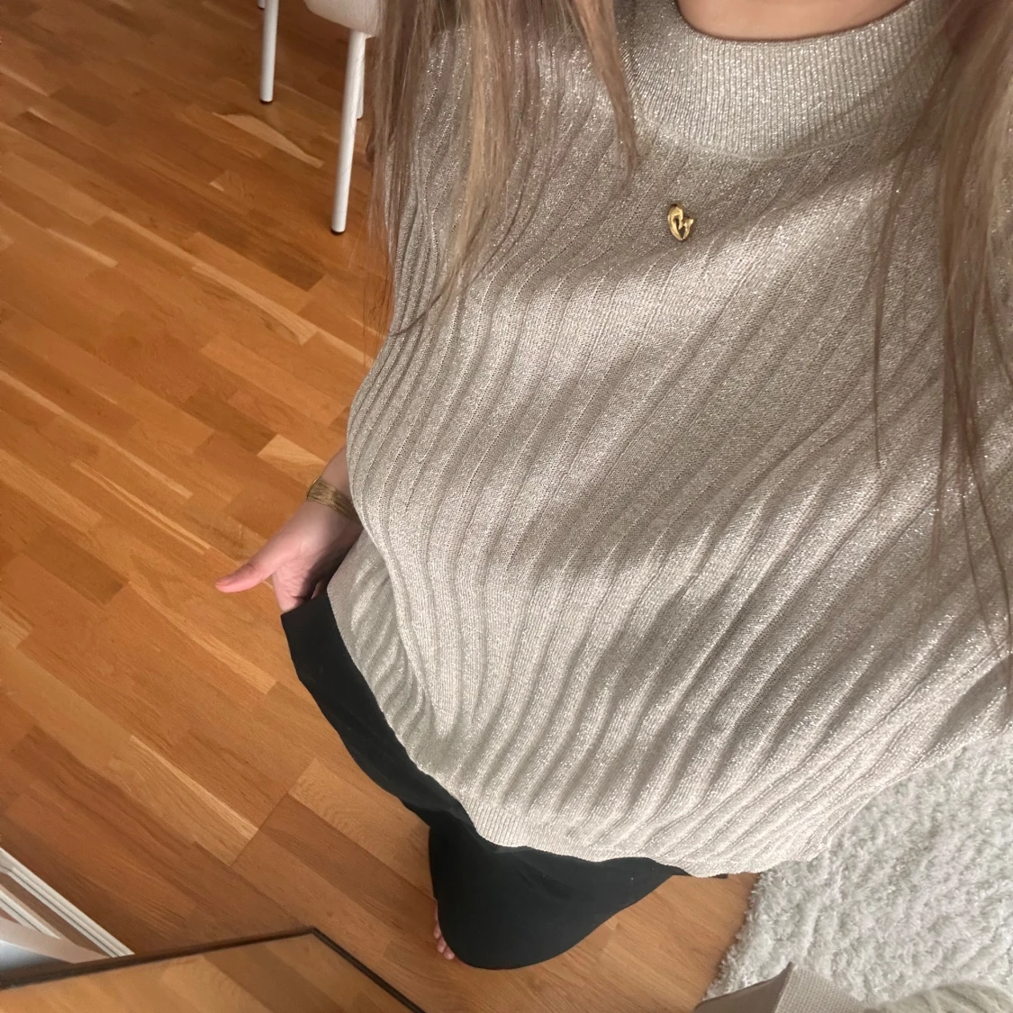 Beige glittrig topp - 1