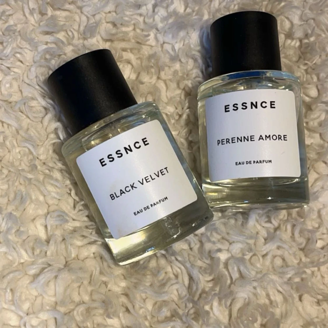 Parfymer från Essnce: Black Velvet och Perenne Amore