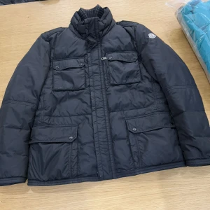 Moncler jacka herr - Moncler jacka herr i storlek M