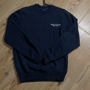 Jack&jones tröja - Mycket bra i skick. Ingen problem med den.