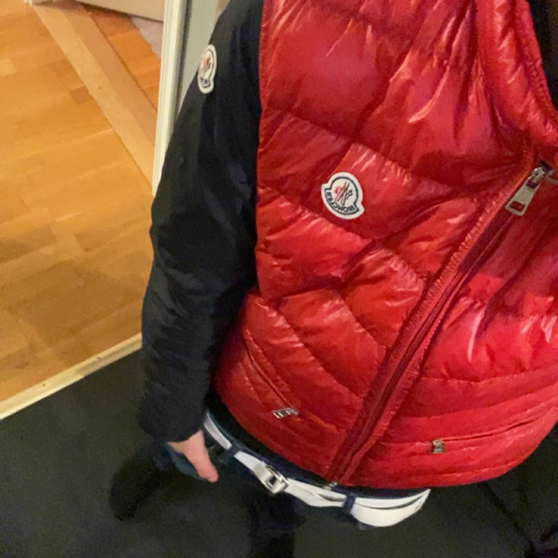 Röd Moncler Väst