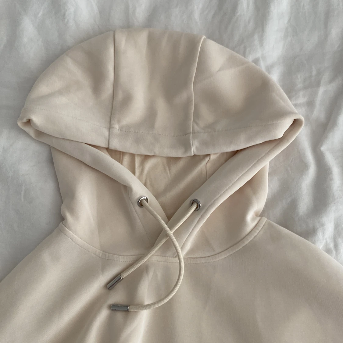 Beige trekvart ärmad hoodie  - 2