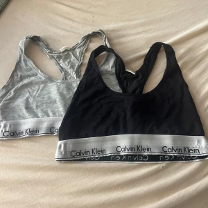 Calvin klein bh:ar  - Säljer 2 stycken calvin klein bh’ar. De är utan vaddering och i storlek S.💞