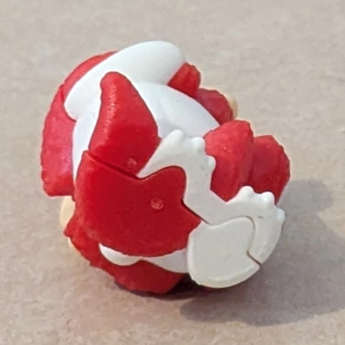 Björn av plast som är ihop byggd - 3