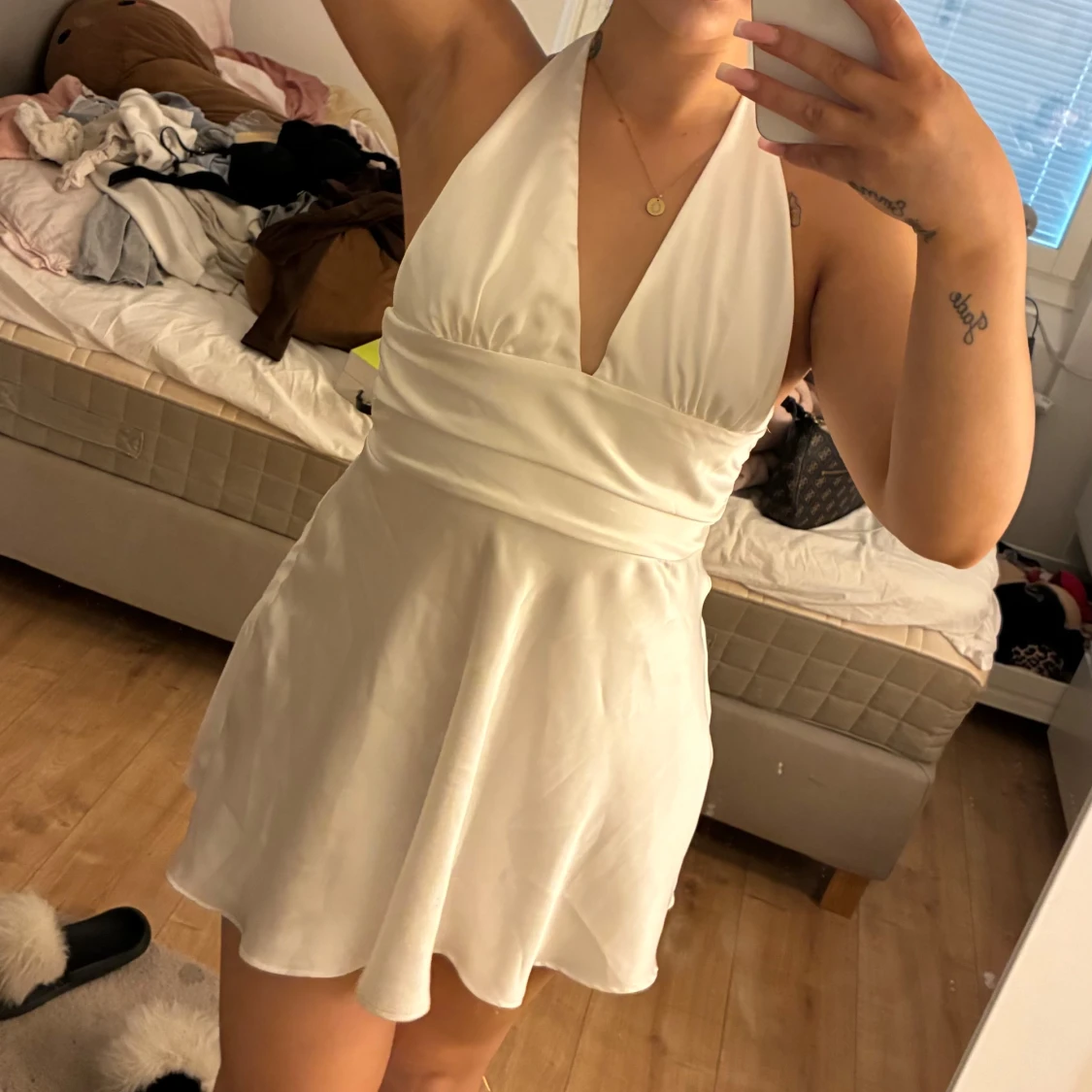 Vit MINI dress med rosett