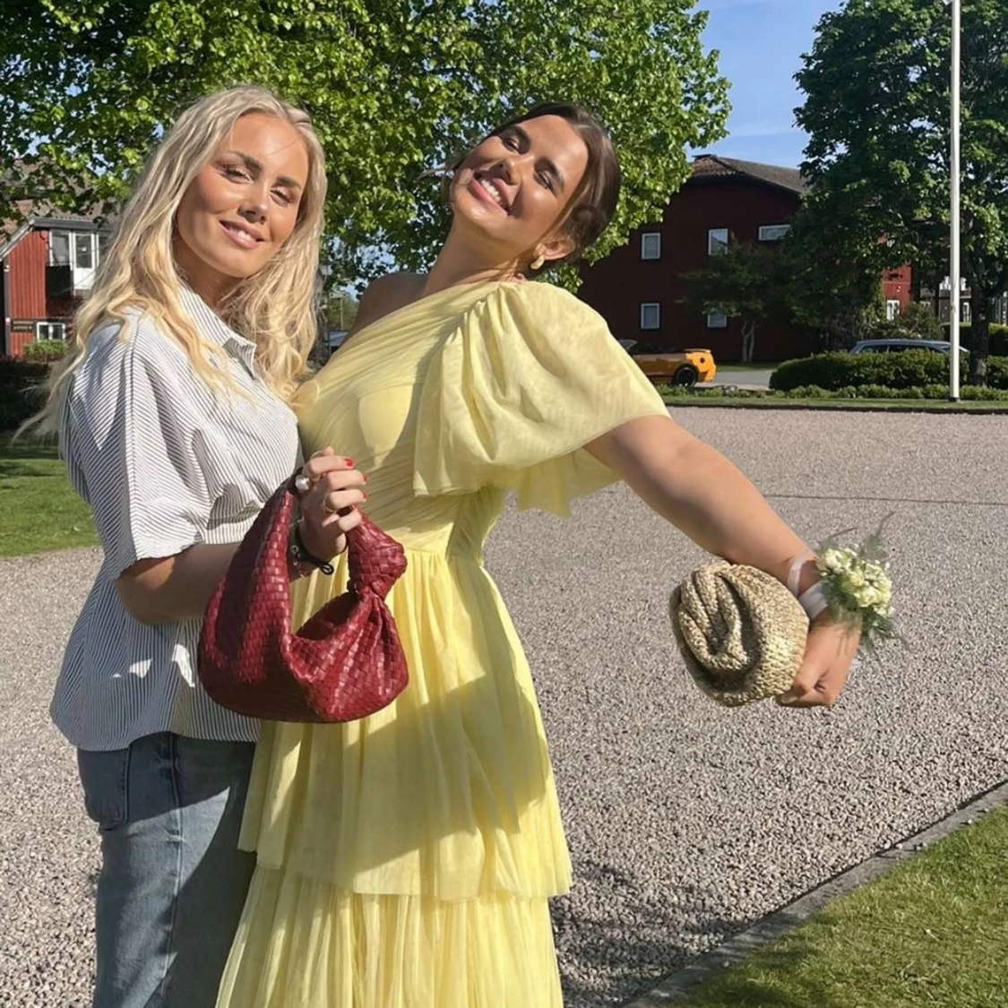 Gul bal klänning med volanger - 2