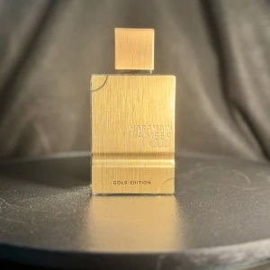 Haraman Amber Oud (inspirerad av erba pura) - (E Jag säljer sampels och priset är per milliliter ( INTE HELA FLASKAN))   22kr  per milliliter (1ml = 10 spray )  Priset är fast men vid större beställningar kan priset diskuteras! Skriv till oss gärna innan ni köper !