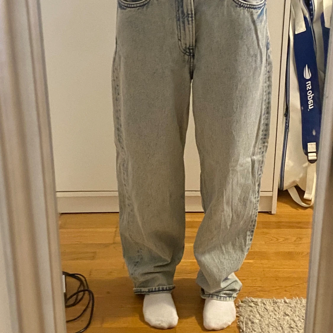 Loose fit ljusblå jeans från H&M