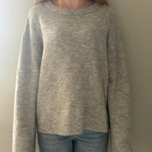 Grå oversized stickad tröja - Mysig grå stickad tröja 