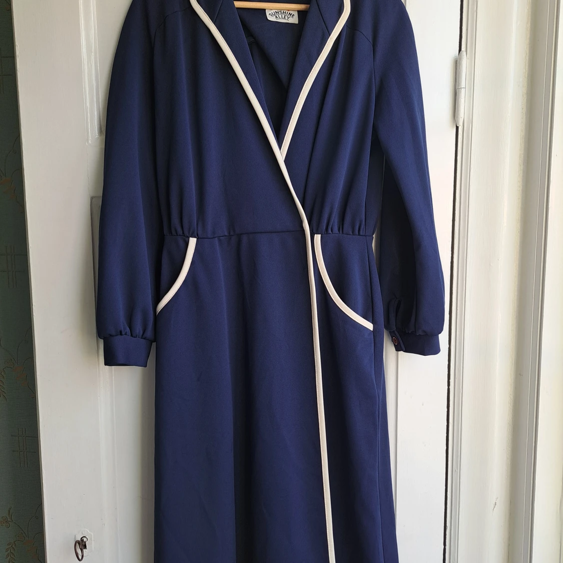 Marinblå långklänning Sunshine Alley