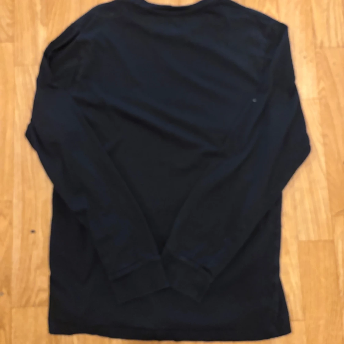 Svart långärmad Levi's tröja - 1