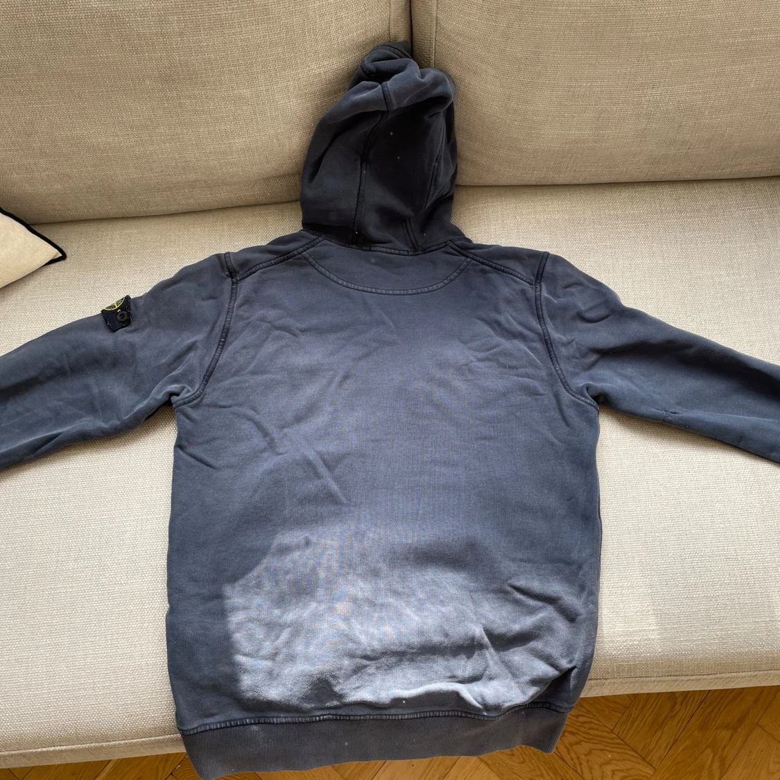 Svart hoodie från Stone Island - 1