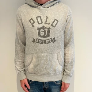 Ralph lauren hoodie - Köp sker via vår hemsida - ricodelluxury.com