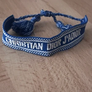 Dior armband  - Helt ny! | Ej akta. | riktig snygg | ljusblå 