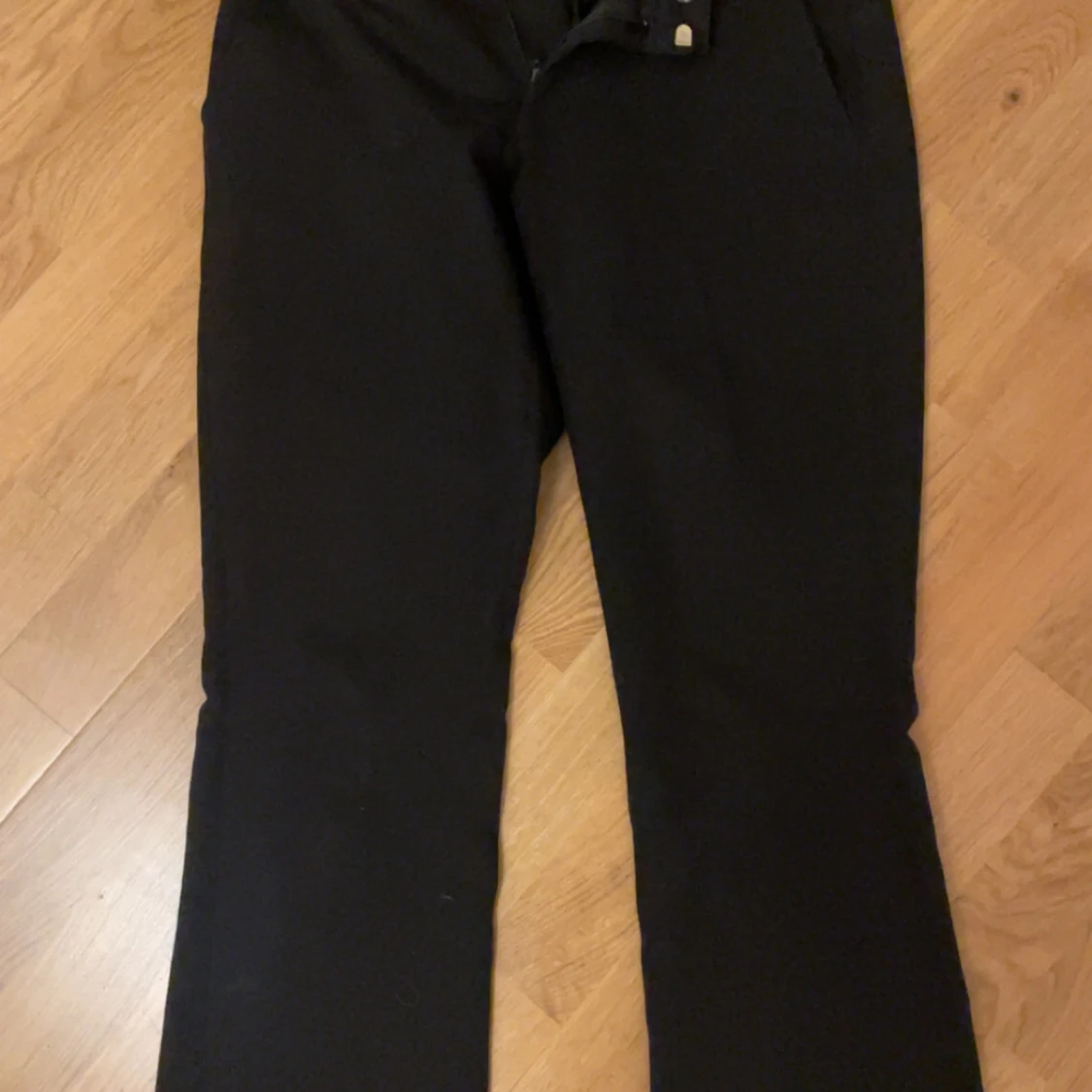 Svarta lowwaist kostymbyxor - 1